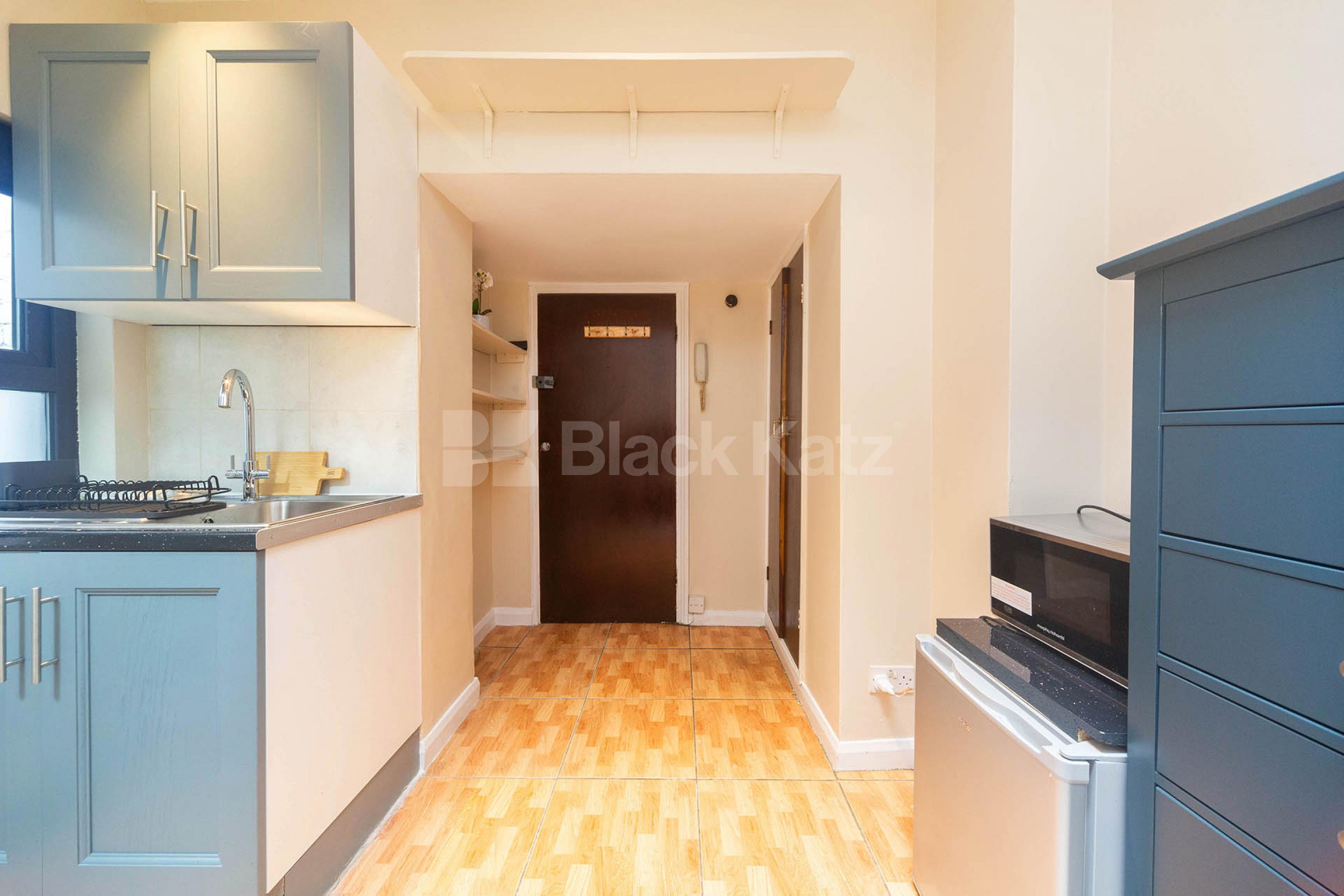 Superbly located studio in amazing location Inc. electricity Cranleigh Street, Camden NW1